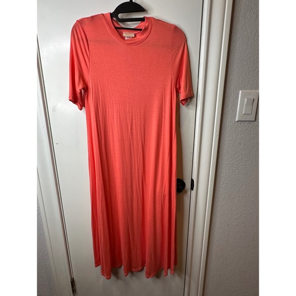 Iconic Luxe Dresses & Skirts - Iconic Luxe Coral Pink Short Sleeve Maxi Dress Small PV2019 Made in USA